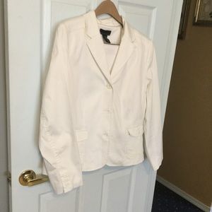 White Capri Pantsuit